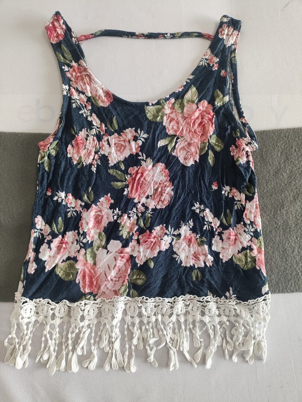Rue 21 Floral Roses and Lace Crop Tank Sz Small Crochet Hanging Bottom Cute Chic